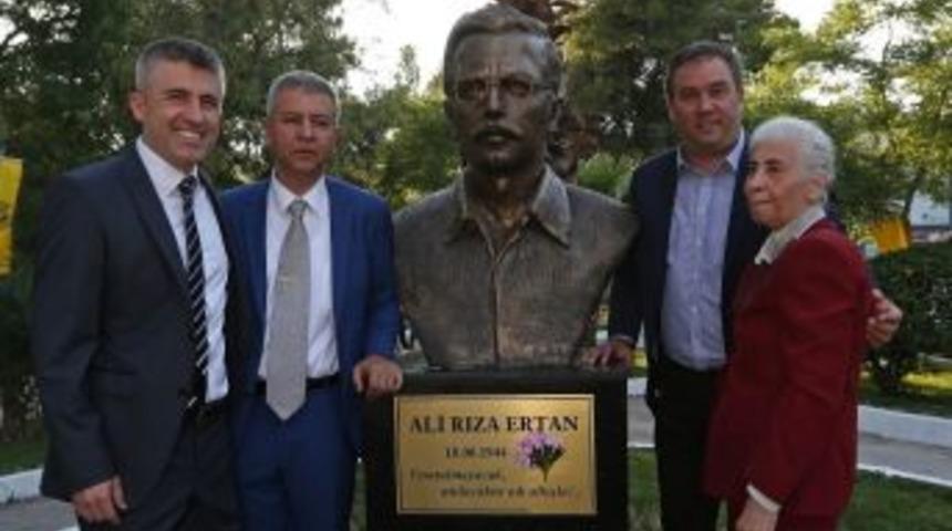 22. Ali Rıza Ertan Şiir Yarışması &Ouml;d&uuml;lleri Sahiplerini Bekliyor