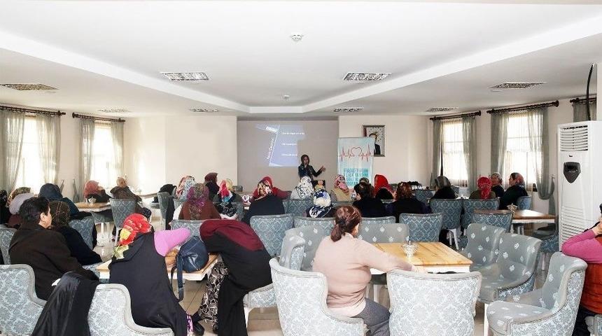 Sincan Belediyesinden Kadınlara İlk Yardım Eğitimi
