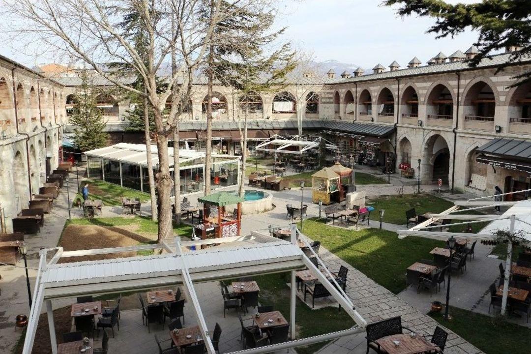 T&uuml;rkiye&rsquo;nin En B&uuml;y&uuml;k 5 Hanından Birisi Taşhan 400 Yıldır Esnafa Ev Sahipliği Yapıyor