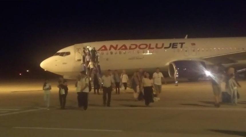 Aşırı Yağış Sebebiyle İstanbul&rsquo;a İnemeyen U&ccedil;aklar Bursa&rsquo;ya İndi