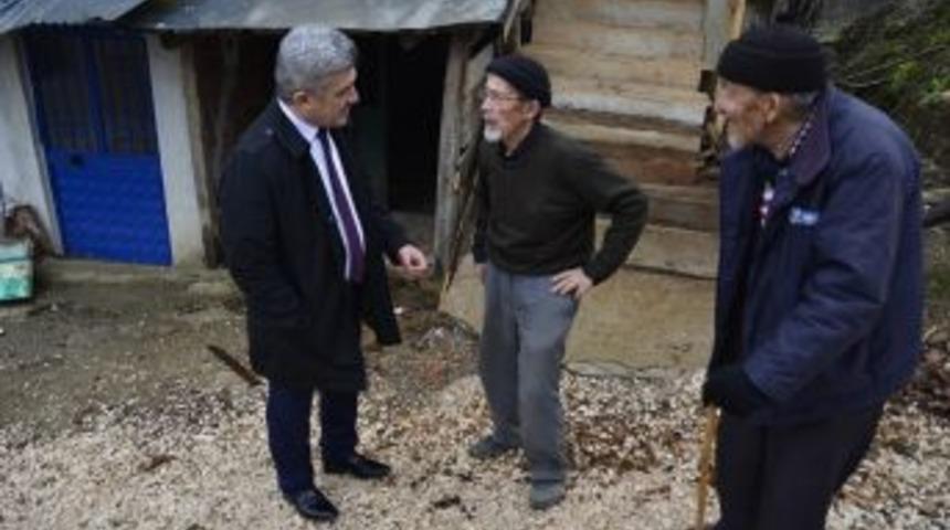 Başkan Yiğit Kar Kış Demeden Köyleri Ziyaret Ediyor