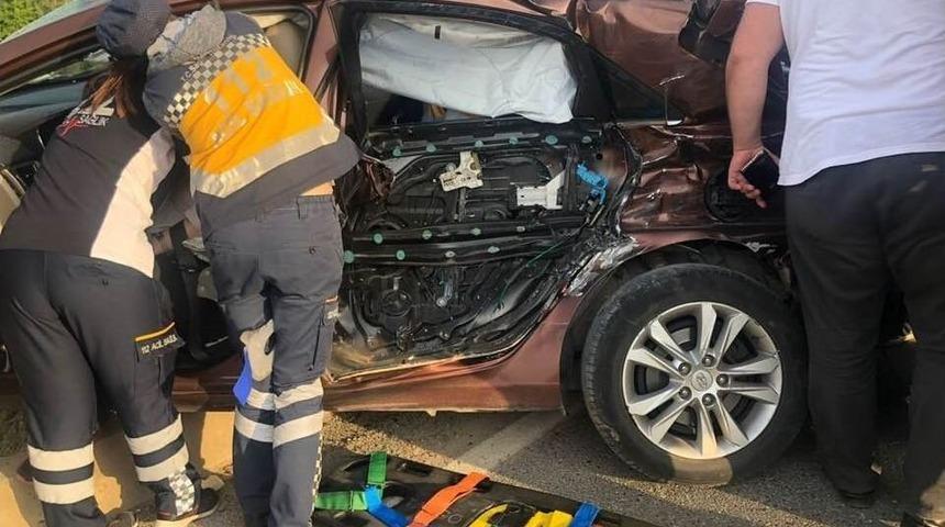 Sakarya&rsquo;da Trafik Kazası: 1 &Ouml;l&uuml;, 2 Yaralı