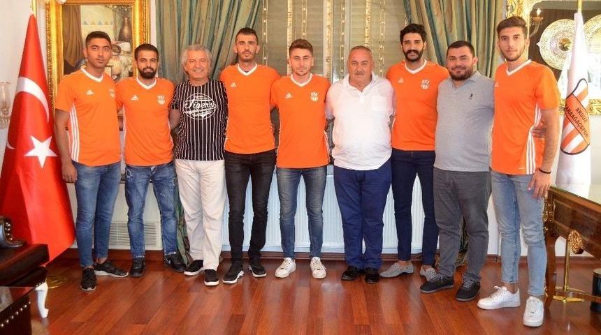 İsmail K&ouml;ybaşı Ve Sel&ccedil;uk İnan&rsquo;ın Yetiştiği Takımda Hedef 3. Lig