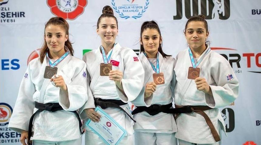 Manisa B&uuml;y&uuml;kşehir&rsquo;in Judocularından Denizli&rsquo;de Derece