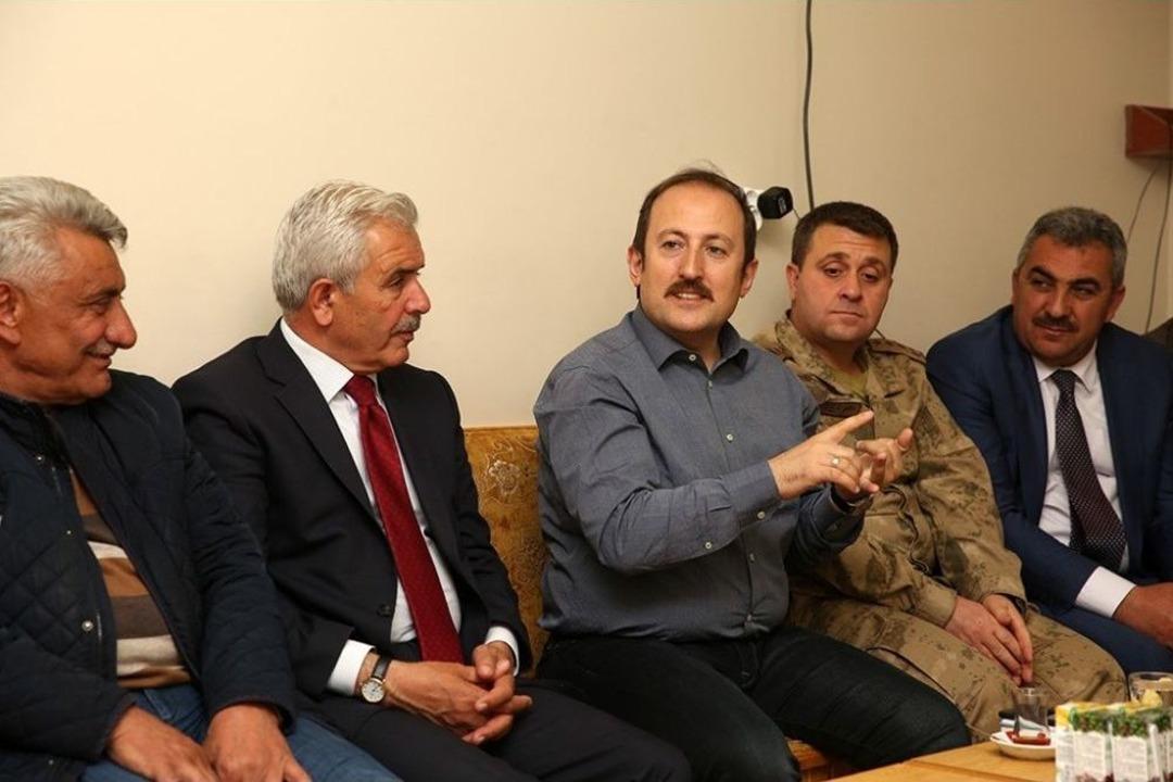 Vali Ali Hamza Pehlivan Arpalı Beldesi&rsquo;nde Vatandaşlarla Bir Araya Geldi