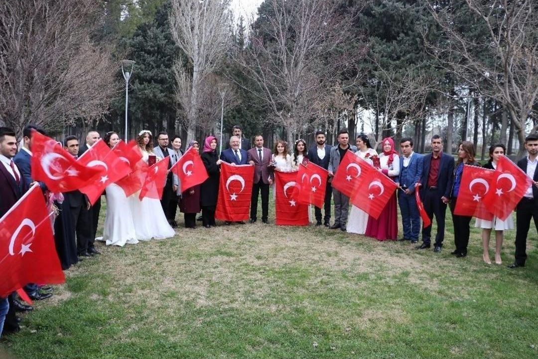 Sevgililer G&uuml;n&uuml;&rsquo;nde 30 &Ccedil;ift "evet" Dedi