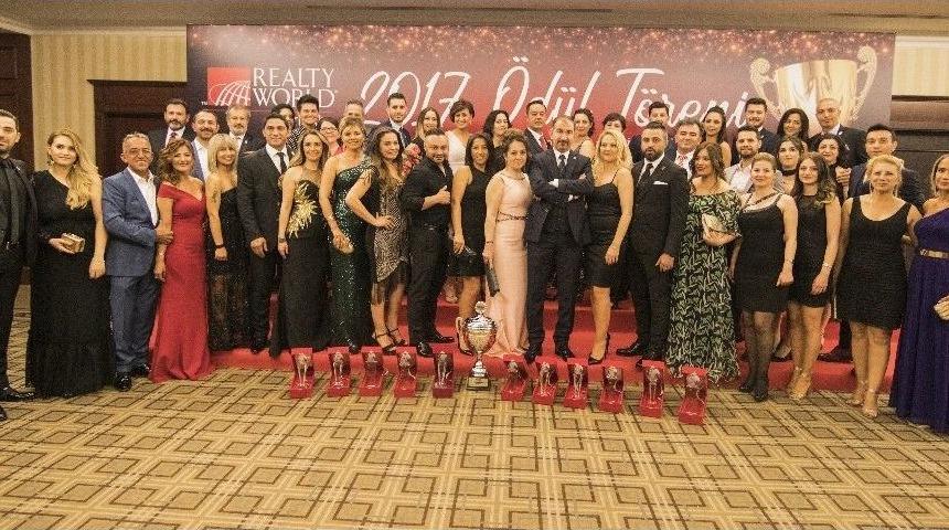 Realty World 2017&rsquo;de Zirve Yine Elfi&rsquo;nin