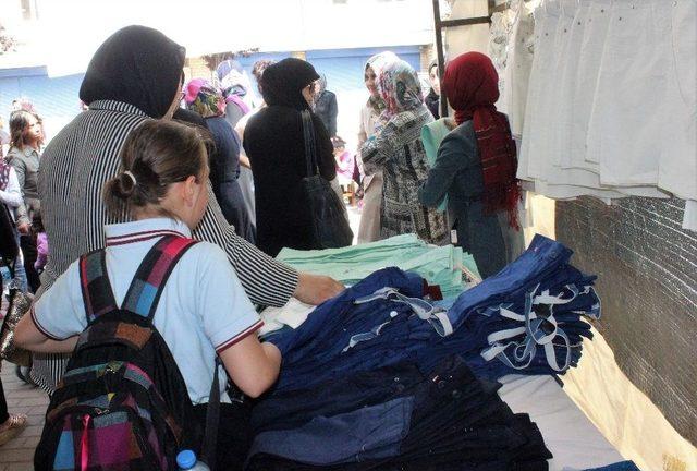 Yardımsever Kadınlar Bin Çocuğa Bayram Sevincini Erken Yaşattı