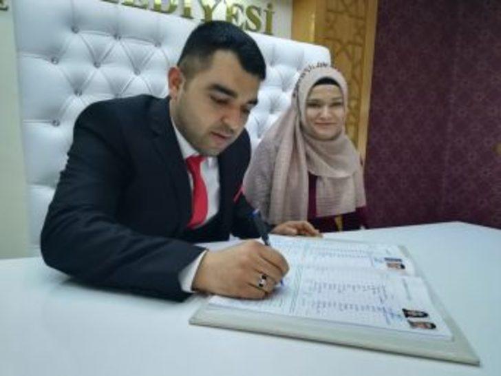 14 Şubat İçin Kırşehir’de 11 Çift Nikah Masasına Oturdu