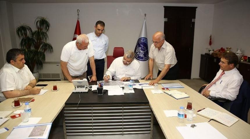 B&uuml;y&uuml;kşehir&rsquo;de, Yapılan Ve Yapılacak Olan Yatırımlarla İlgili Toplantı Yapıldı