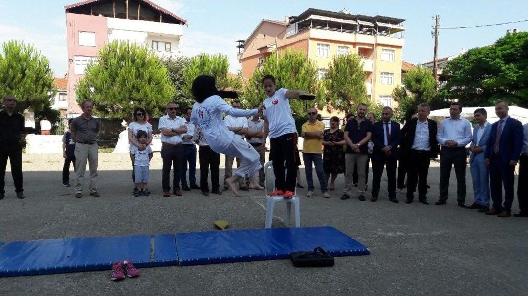 &Ccedil;aycuma Halk Eğitim Merkezi Ve Akşam Sanat Okulu&rsquo;nun "yıl Sonu Sergisi Ve &Ouml;ğrenme Şenliği"