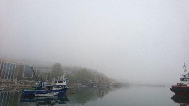 Zonguldak Sis Altında Kaldı