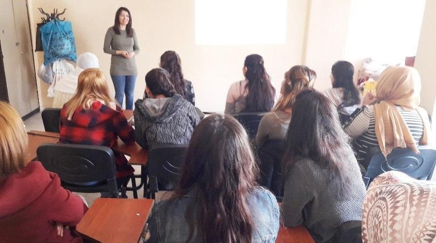 Silvan&rsquo;da &lsquo;g&uuml;venli Annelik&rsquo; Semineri