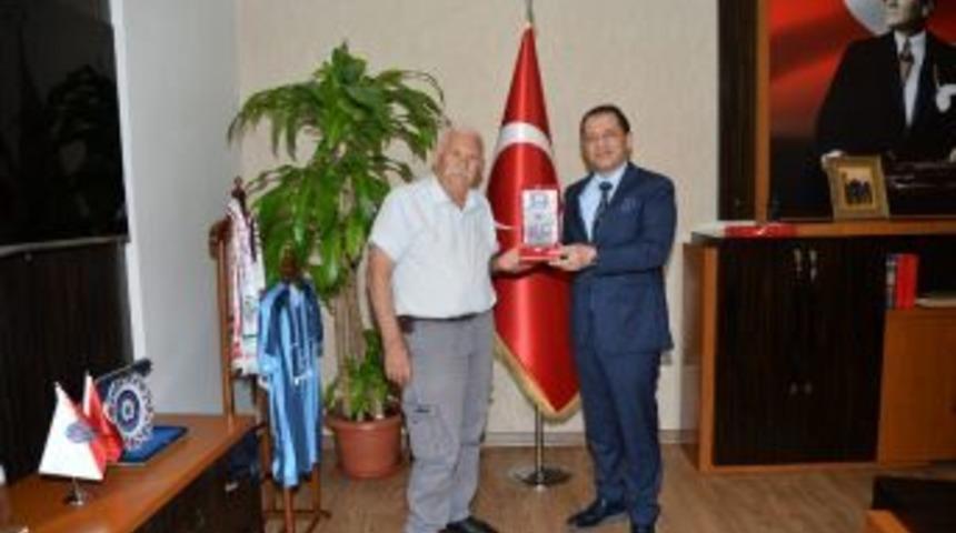 Yıldız&rsquo;dan, Hi&ccedil; Kazaya Karışmayan 60 Yıllık Şof&ouml;re Plaket