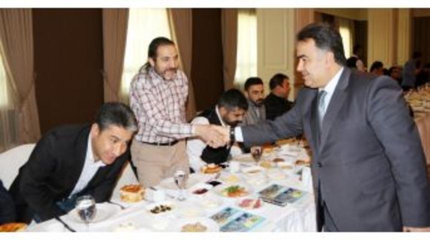 Tekataş: &ldquo;basın, Ger&ccedil;eklere Ulaşmanın Vasıtasıdır&rdquo;