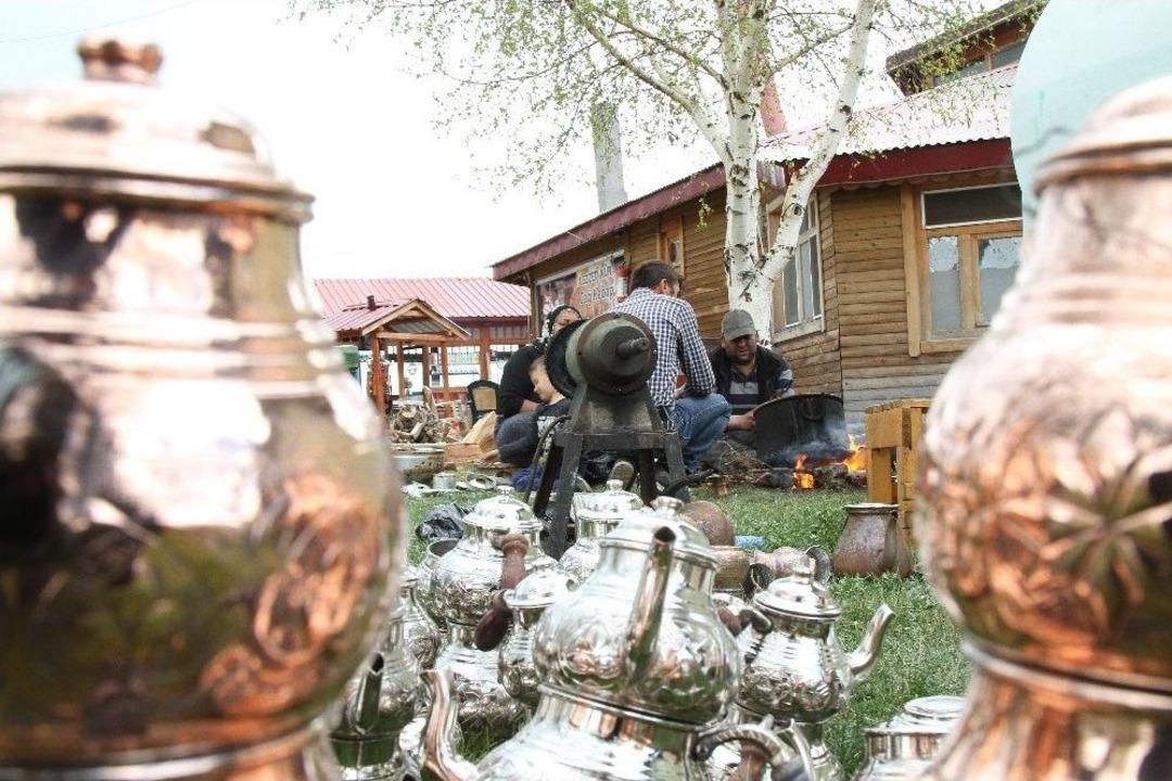 Şehir Şehir Gezerek Kalaycılık Yapıyor