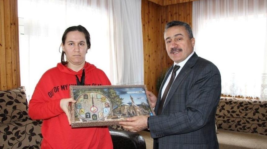 Başkan Tutal&rsquo;dan Engelli Ailelerine Ziyaret