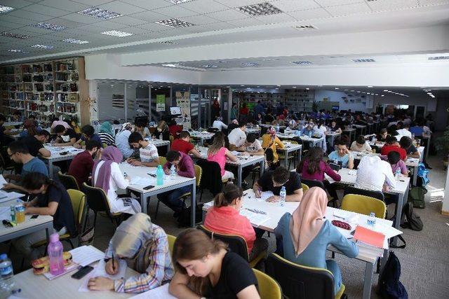 Büyükşehir’in Kütüphanelerini 6 Ayda 1 Milyon Kişi Ziyaret Etti