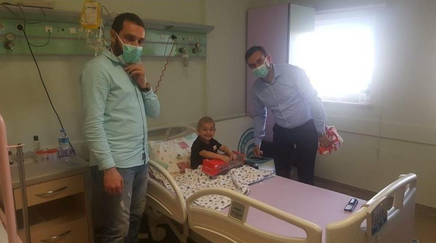 &Uuml;lk&uuml;c&uuml; Gen&ccedil;ler Hastanedeki Minikleri Unutmadı