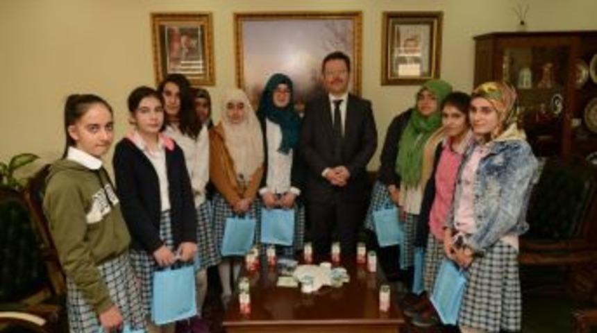 &Ouml;ğrencilerden Vali &Uuml;nl&uuml;&rsquo;ye Ziyaret