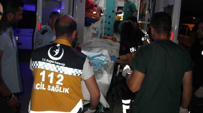 Kavgada Satırla Başından Yaralanan Şahsın İki Parmağı Koptu