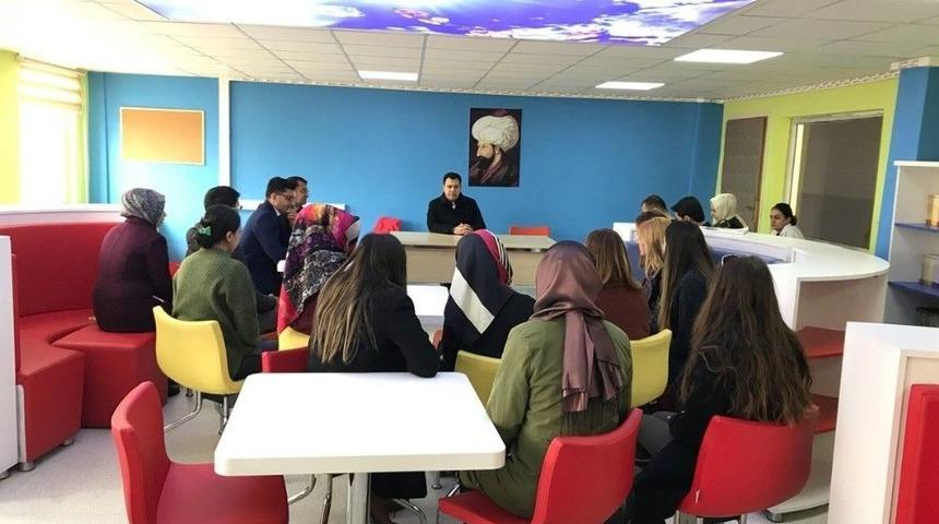 Kaymakam &Ouml;zcan&rsquo;dan Okul Ziyareti