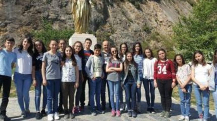 Saphane Şehit &Ouml;mer Halisdemir Ortaokulu &Ouml;ğrencileri Matematik K&ouml;y&uuml;nde