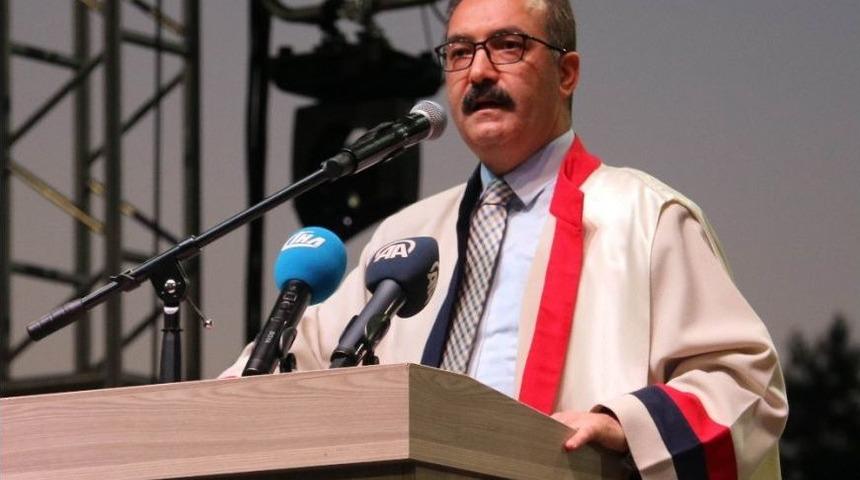 Rekt&ouml;r G&uuml;r&rsquo;den D&uuml;şen Eğitim U&ccedil;ağı İle İlgili A&ccedil;ıklama