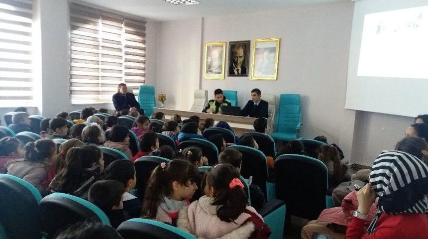 G&uuml;ny&uuml;z&uuml;&rsquo;nde &Ouml;ğrencilere Trafik Eğitimi Verildi