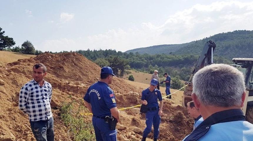 A&ccedil;tırdığı Su Kuyusunda Toprak Altında Kalarak Can Verdi