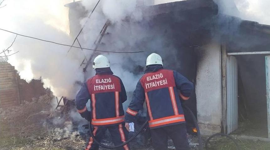 Elazığ&rsquo;da Ev Yangını