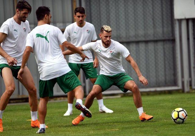 Bursaspor Günün İlk Çalışmasını Gerçekleştirdi