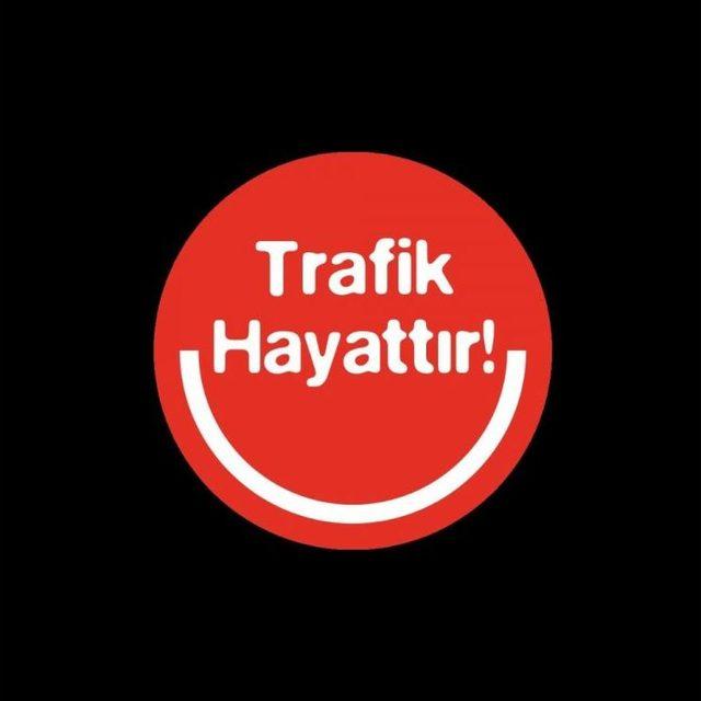 Sıla, ’trafik Hayattır’ İçin Yolda