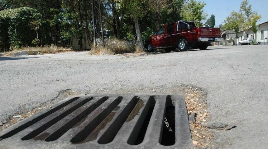 Aski R&ouml;gar Kapağı Hırsızlarını Takibe Aldı