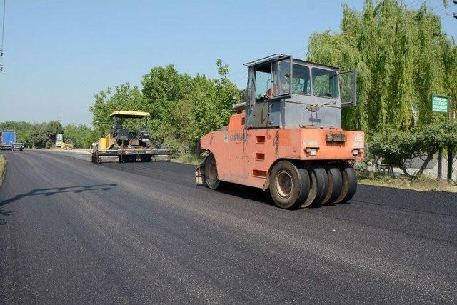 Kartepe’de Asfalt Yenileme Çalışmaları Sürüyor