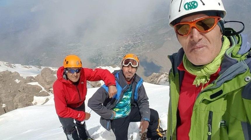 İş&ccedil;iler İ&ccedil;in S&uuml;mb&uuml;l Dağı&rsquo;na Tırmandılar