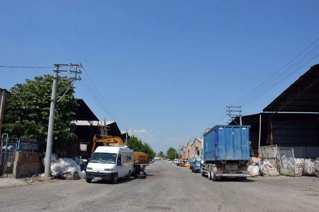 Yakılan Hurda Çöpler Tehlike Saçıyor