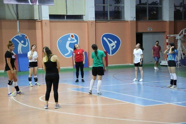 Tunceli’de Kadın Voleybol Takımı Destek Bekliyor