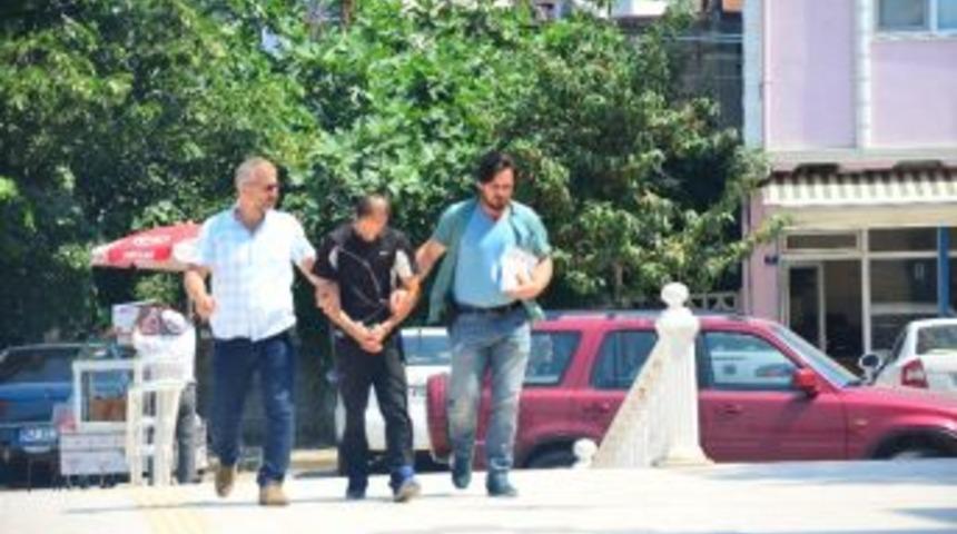 Ka&ccedil;an Şahıstan Bonzai Ve Ruhsatsız Silah Ele Ge&ccedil;irildi