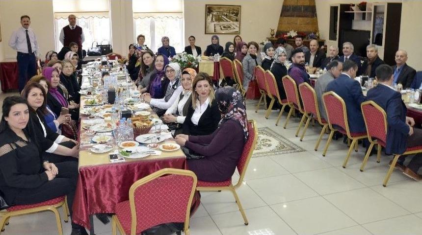 Yozgat&rsquo;taki Okuma Yazma Seferberliğine Stk&rsquo;lardan Destek