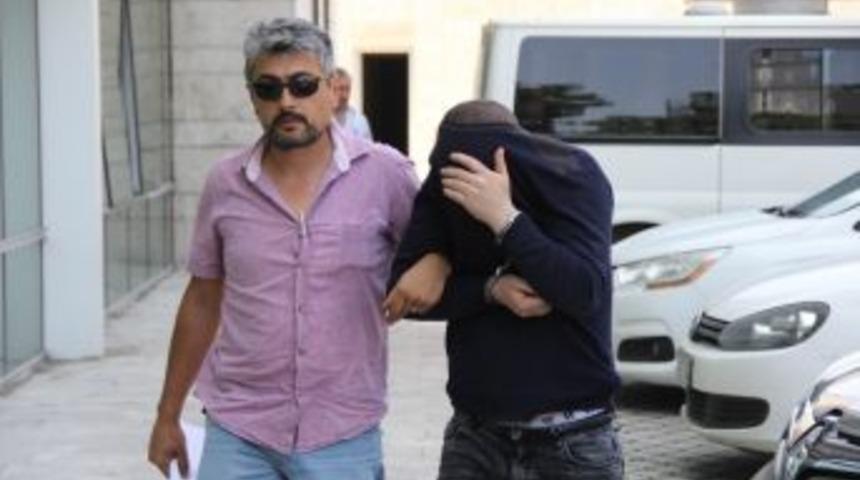 Hırsız Girdiği Markette Sigara Reyonlarını Kurcalarken Su&ccedil;&uuml;st&uuml; Yakalandı