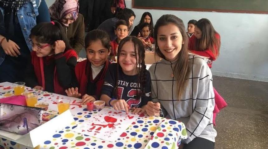 Üniversite Öğrencileri ‘gülümsetti’