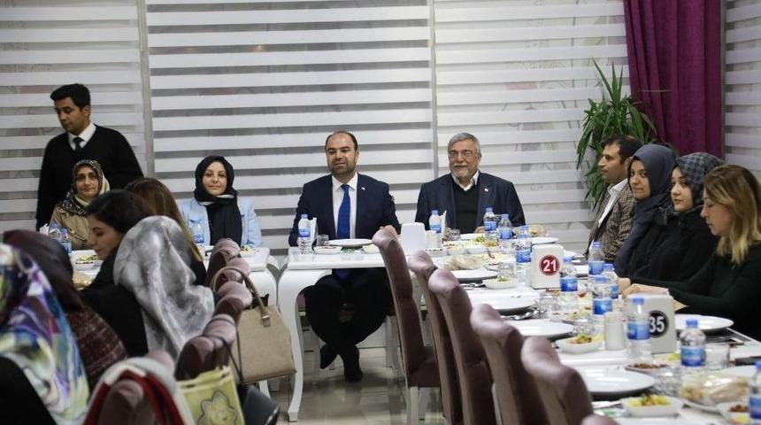 Çiftçi, Kadın Meclisi İstişare Toplantısına Katıldı