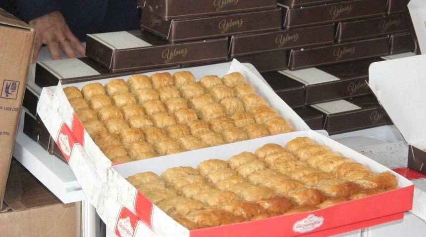 Mehmetçiğe Sevgililer Günü’nde 500 Kilo Baklava