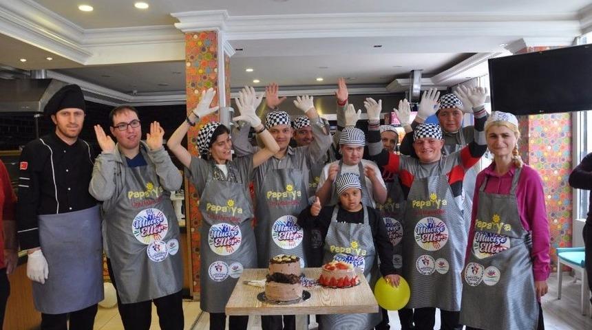 &Ouml;zel &Ouml;ğrencilerden &Ouml;zel Pasta