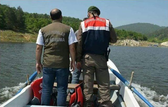 Barajda Kaçak Balık Avlayanlara Operasyon