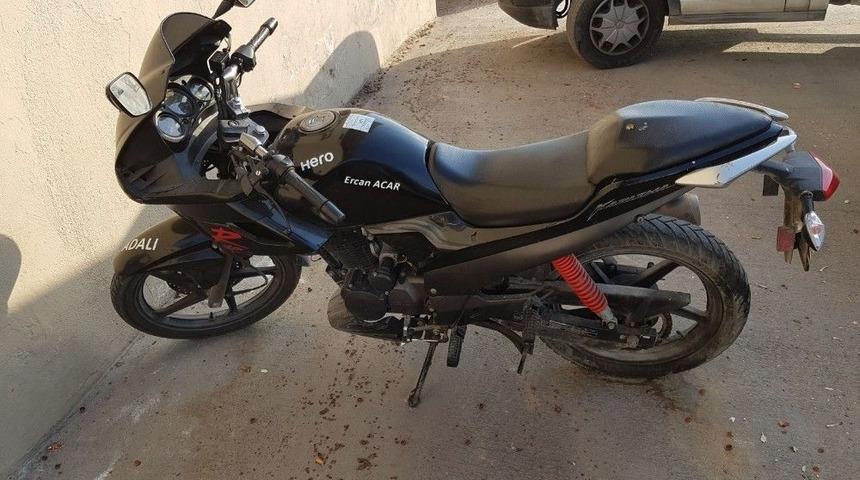 Çalıntı Motosiklet Terk Vaziyette Bulundu