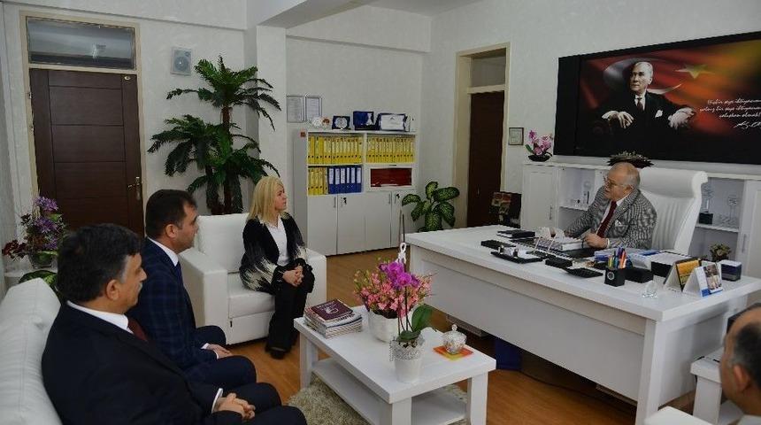 Vali Necati Şentürk, Prof. Dr. İlhan Kılıçözlü Fen Lisesini Ziyaret Etti