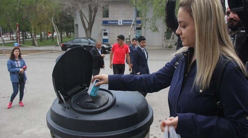 Atat&uuml;rk &Uuml;niversitesinden 5 Ayrı Noktaya Atık İla&ccedil; Konteynırı