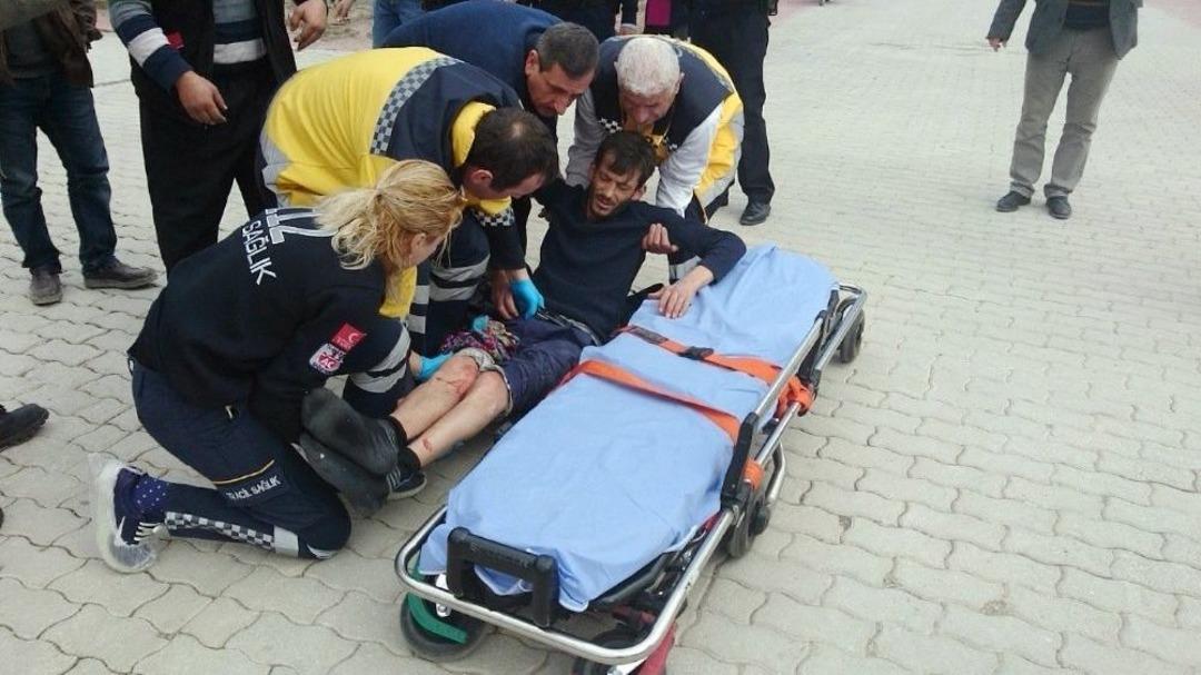 Sokak Ortasında Bacaklarından Vuruldu